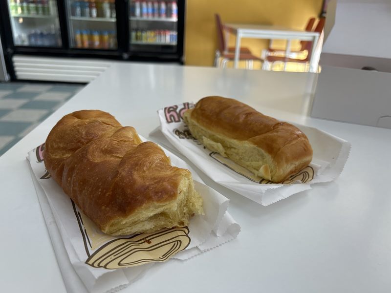 Supreme Donuts food